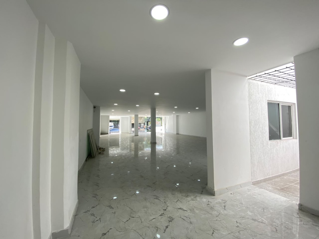 Local En Arriendo - Limonar, Cali