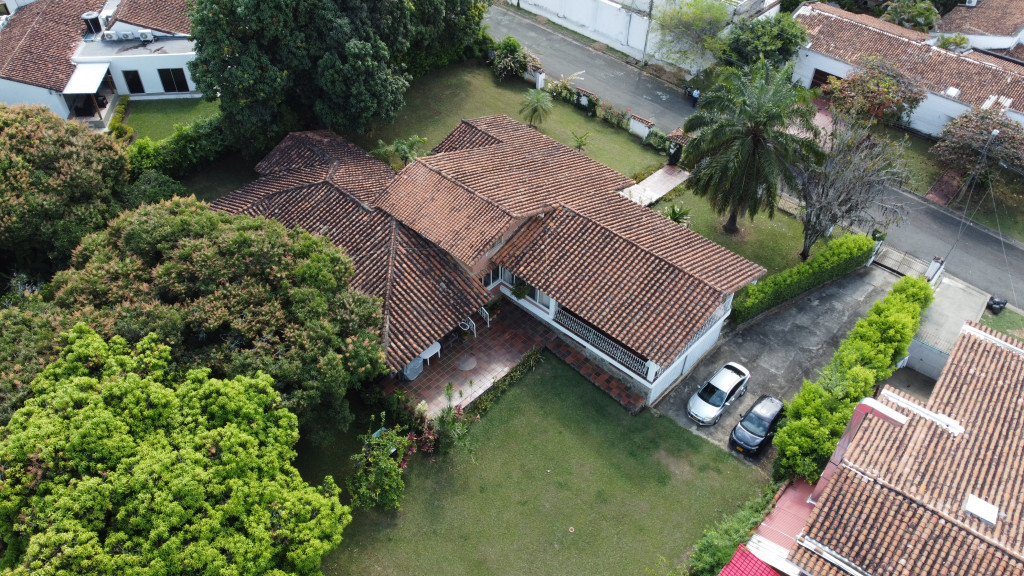 Casa En Venta - Ciudad Jardín, Cali