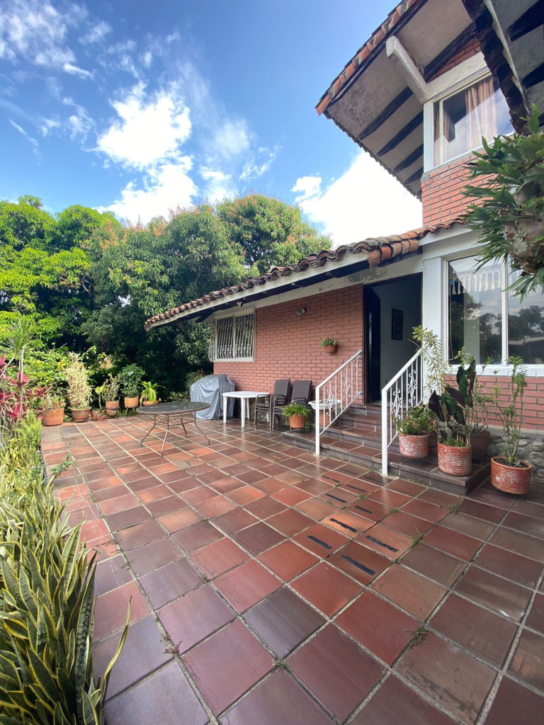 Casa En Venta - Ciudad Jardín, Cali