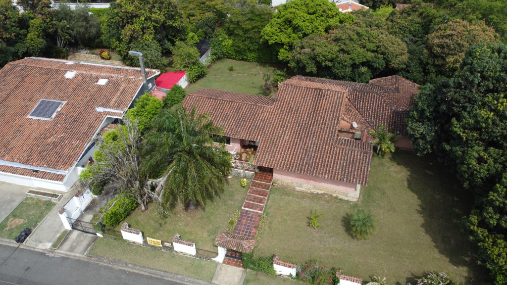 Casa En Venta - Ciudad Jardín, Cali