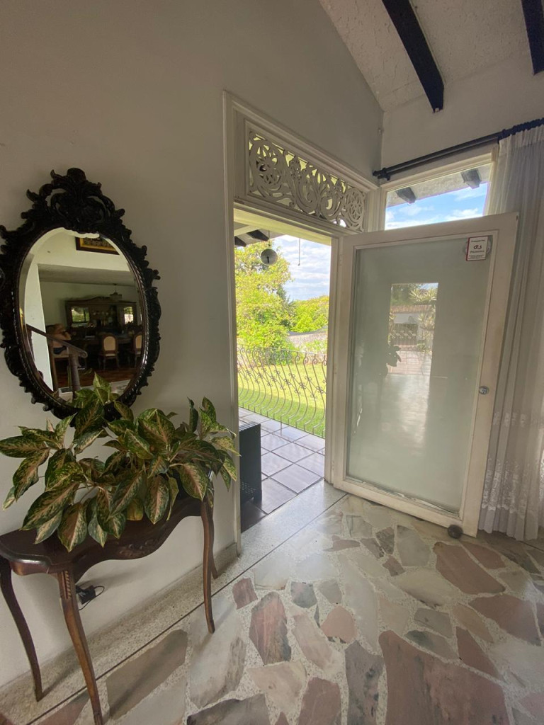 Casa En Venta - Ciudad Jardín, Cali