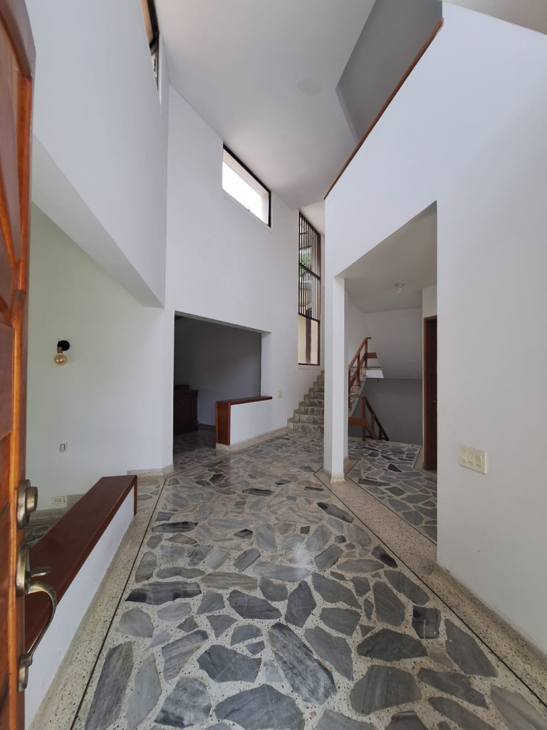 Casa En Arriendo - Ciudad Jardín, Cali