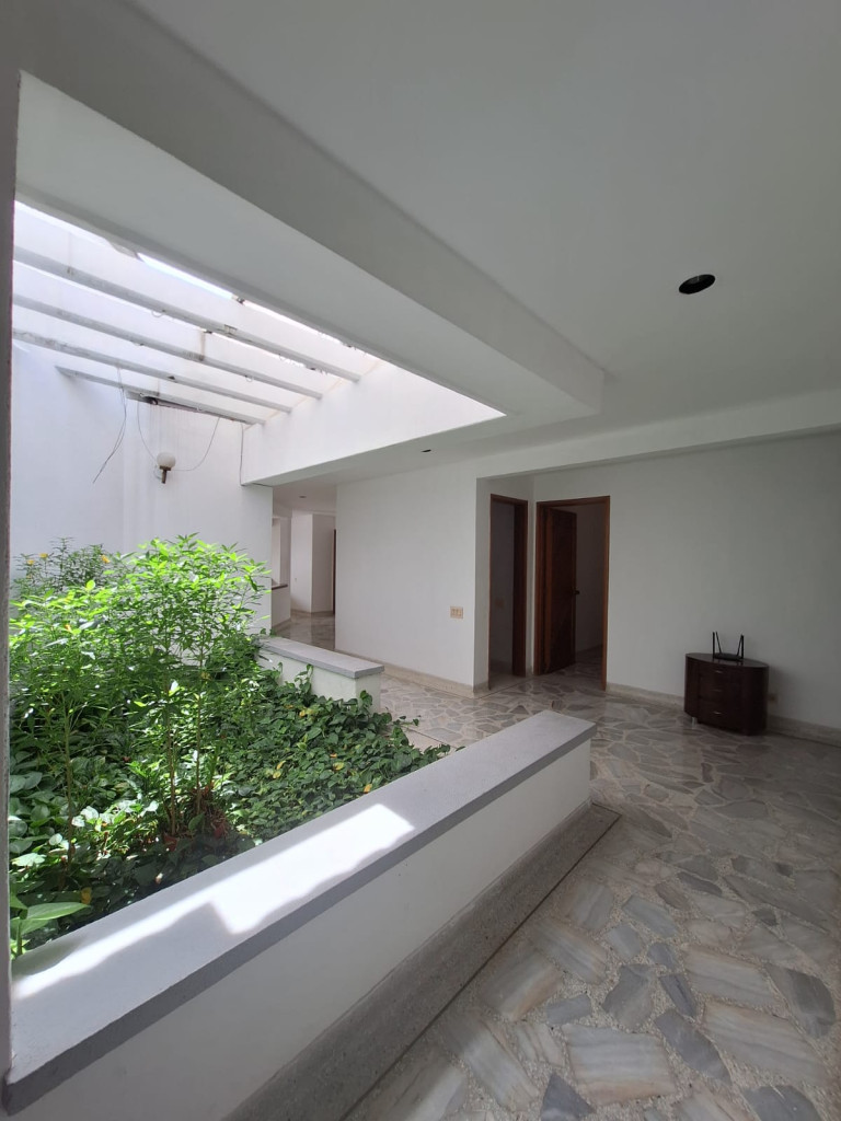 Casa En Arriendo - Ciudad Jardín, Cali