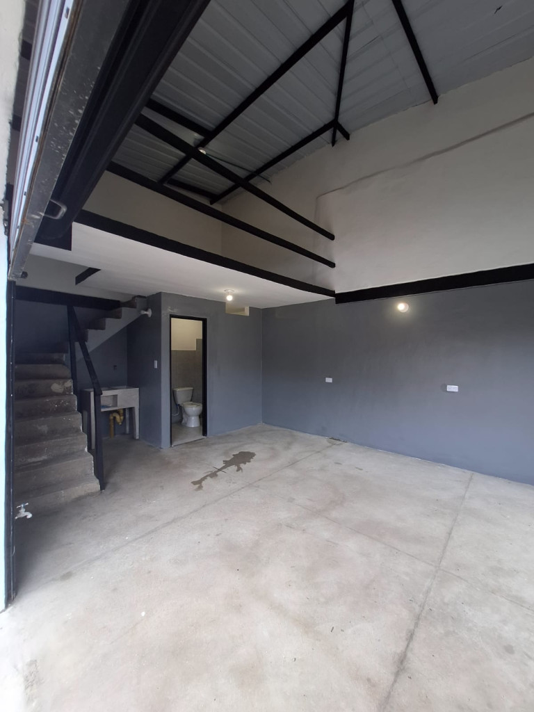 Local En Arriendo - Obrero   , Cali