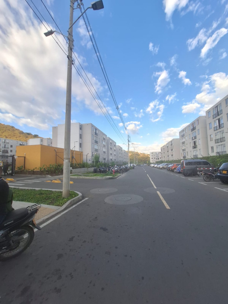 Apartamento En Venta - Ciudad Guabinas, Yumbo