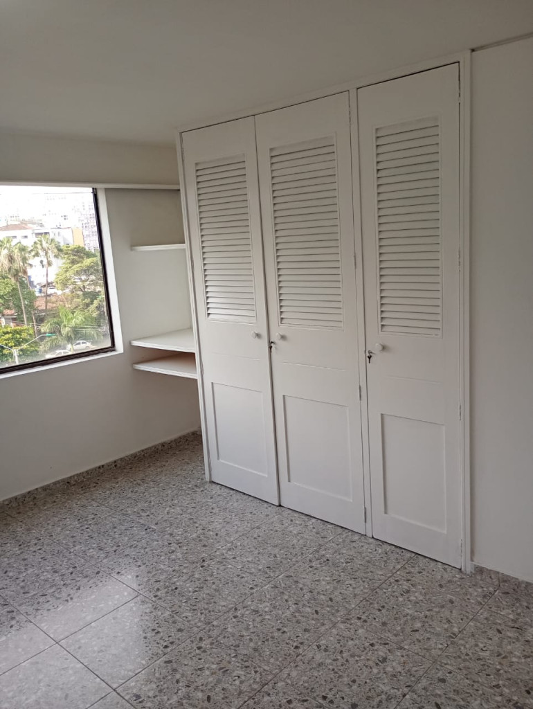 Apartamento En Arriendo - Los Cambulos, Cali