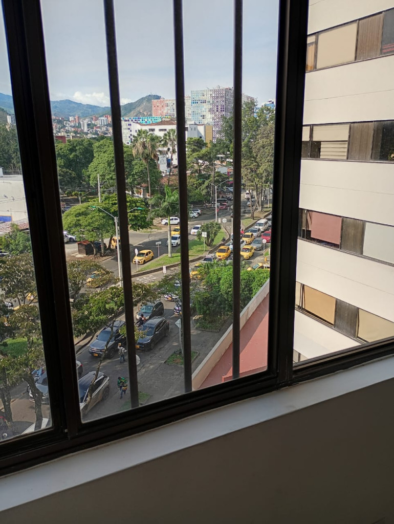 Apartamento En Arriendo - Los Cambulos, Cali