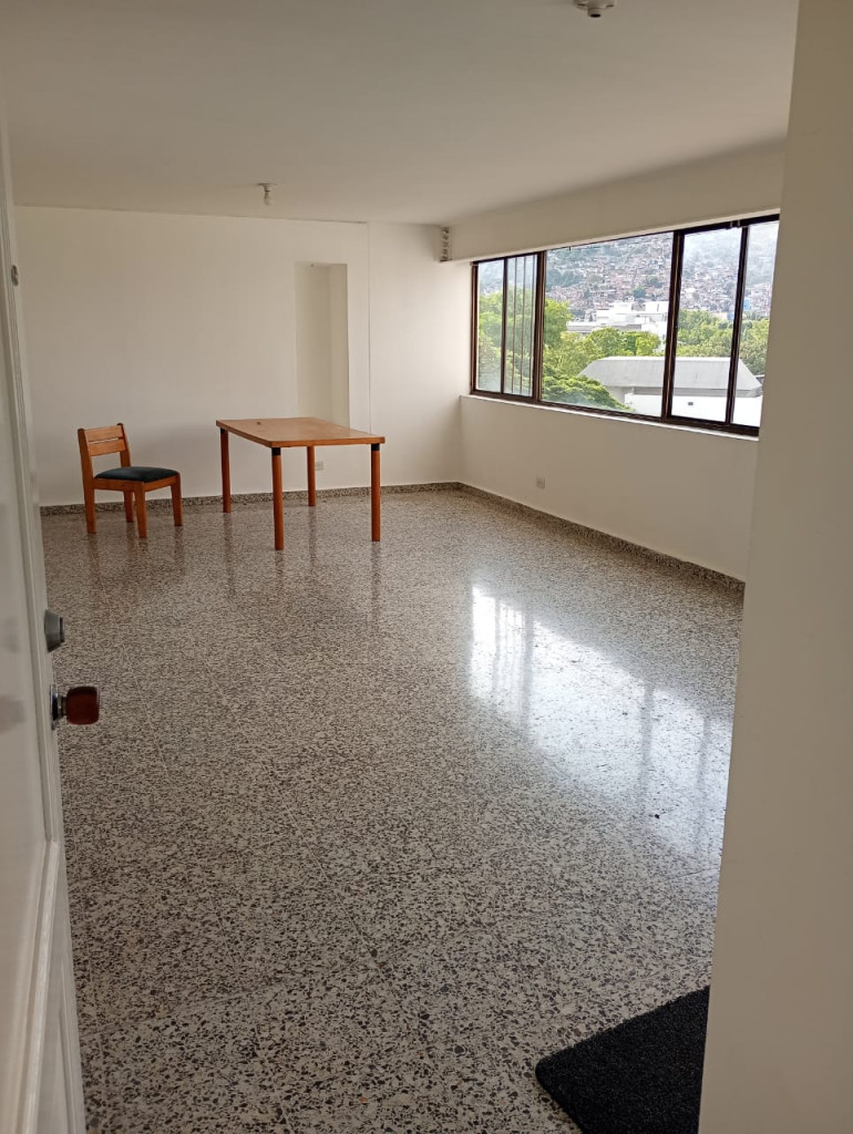 Apartamento En Arriendo - Los Cambulos, Cali