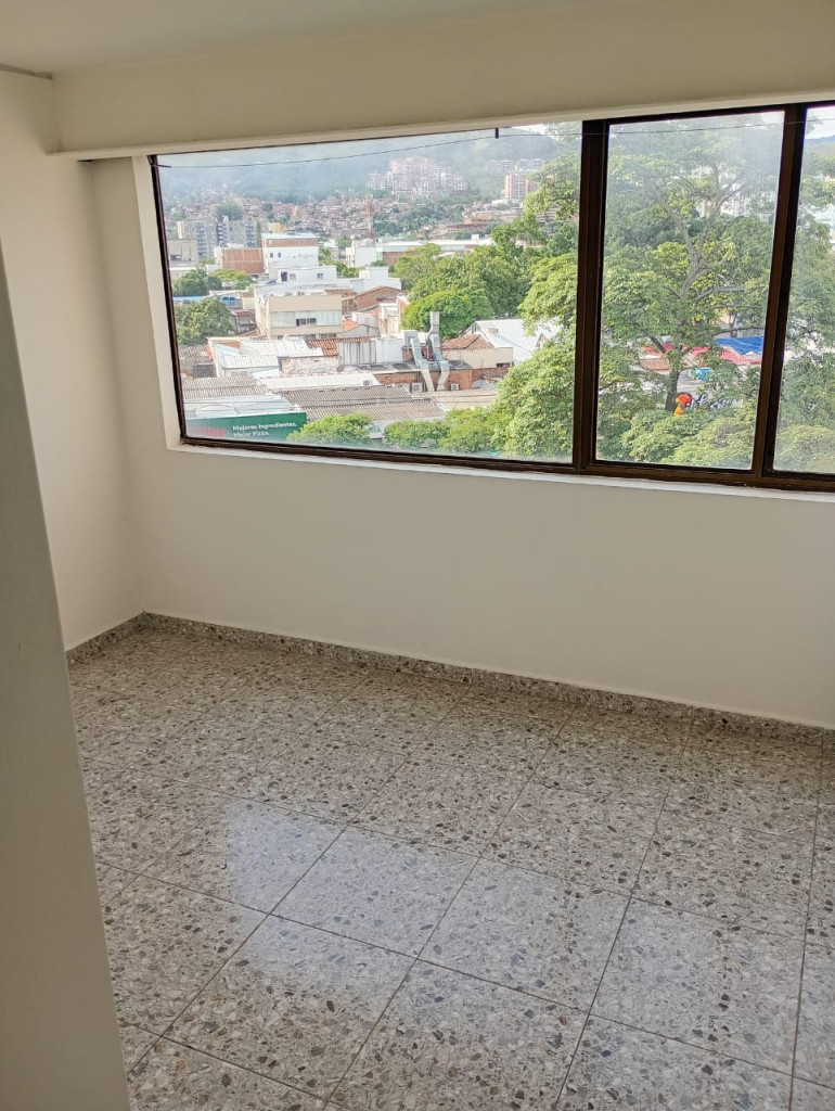 Apartamento En Arriendo - Los Cambulos, Cali