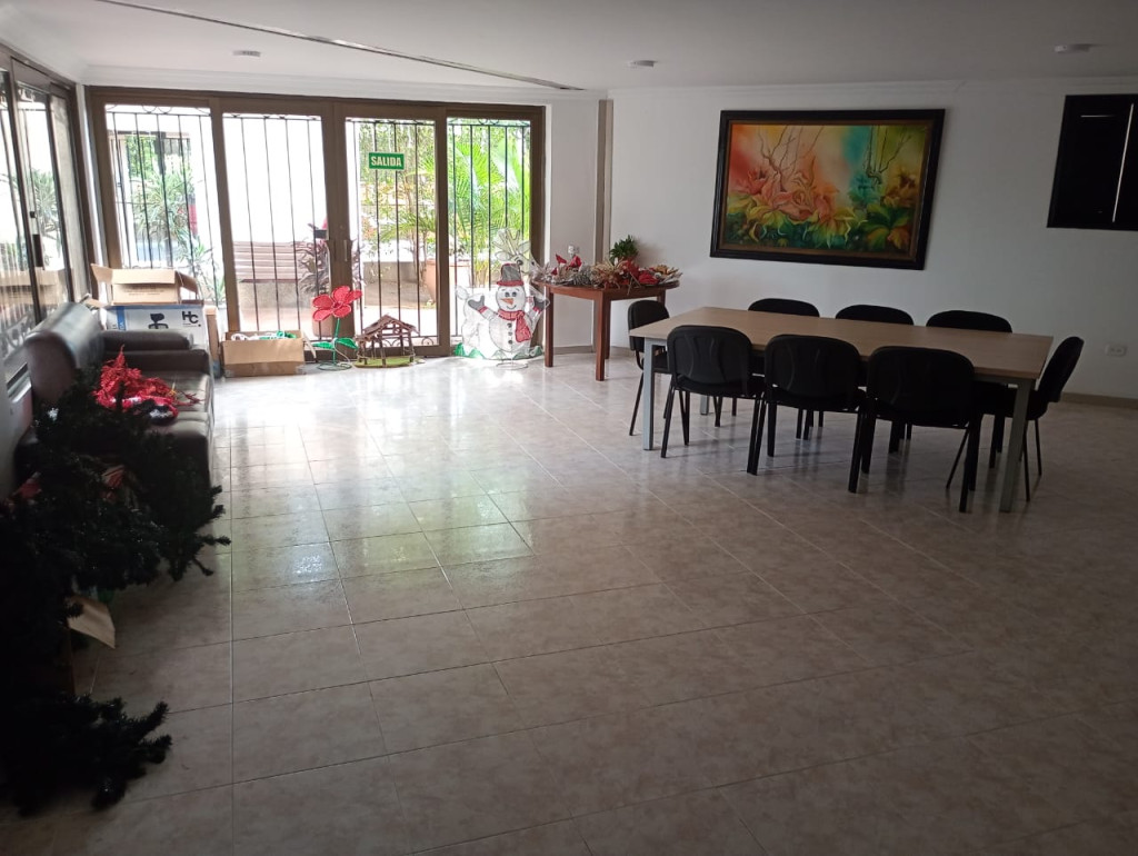 Apartamento En Arriendo - Los Cambulos, Cali
