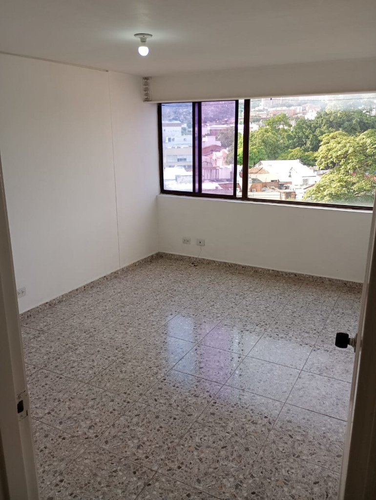 Apartamento En Arriendo - Los Cambulos, Cali