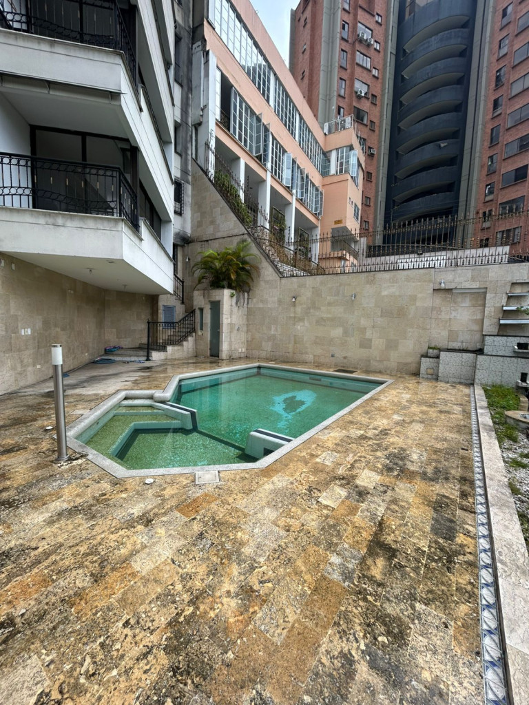 Apartamento En Arriendo - La Alborada, Cali