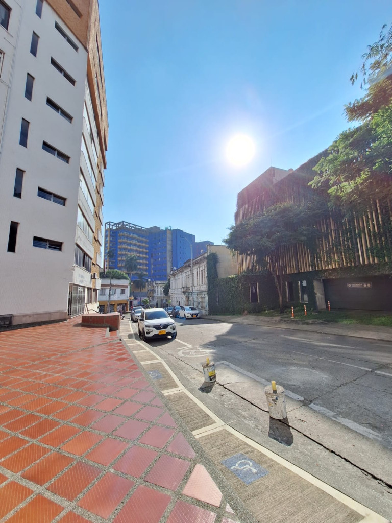 Local En Arriendo - Granada, Cali