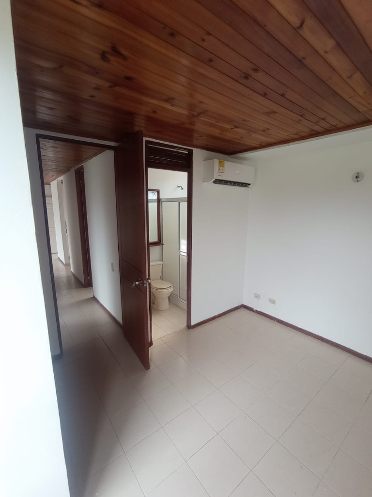 Apartamento En Venta - El Limonar, Cali