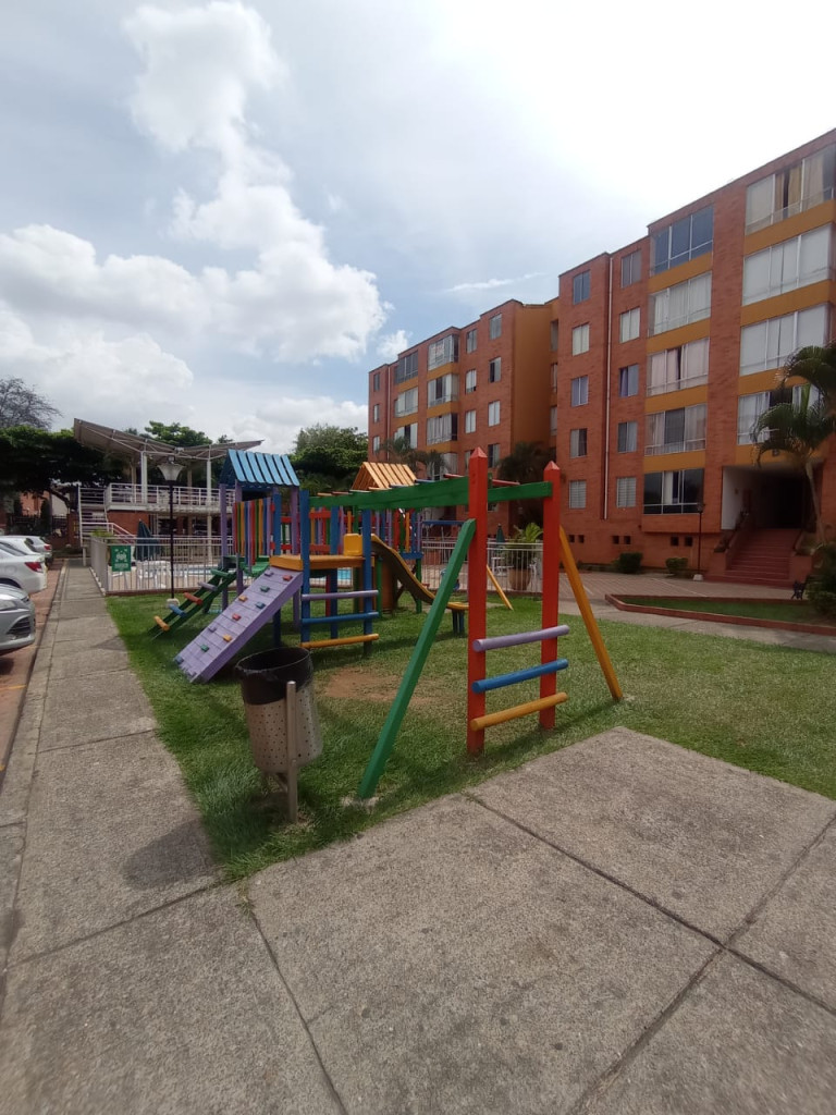 Apartamento En Venta - El Limonar, Cali