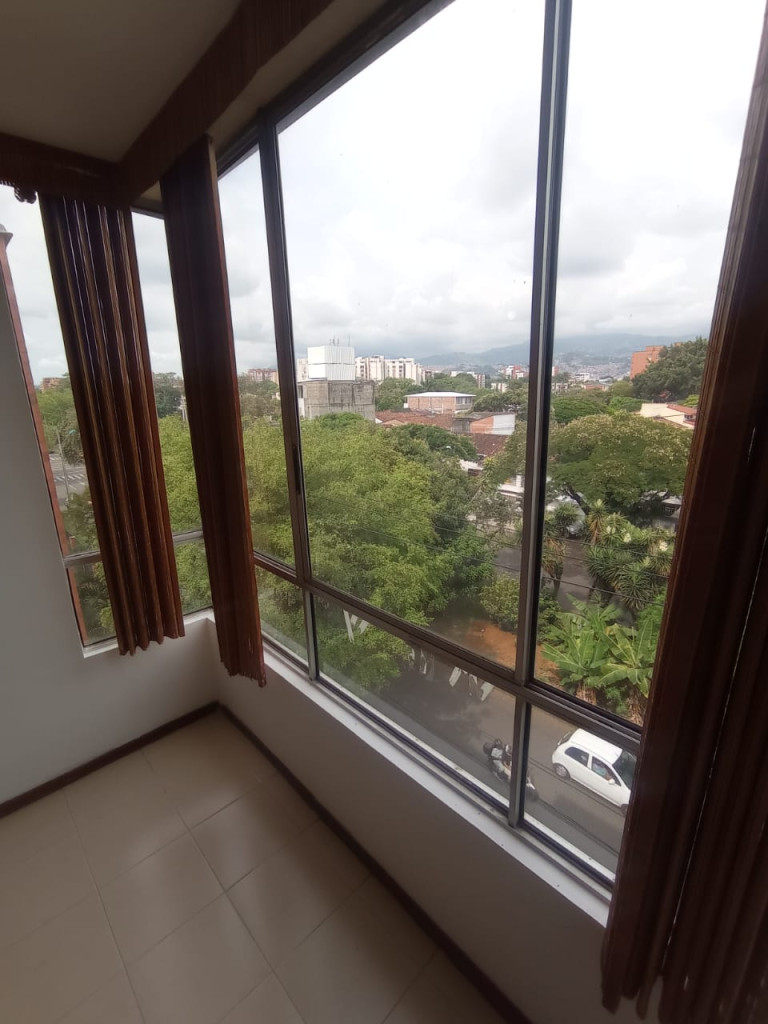 Apartamento En Venta - El Limonar, Cali