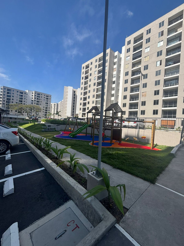 Apartamento En Venta - Ciudad Guabinas, Yumbo