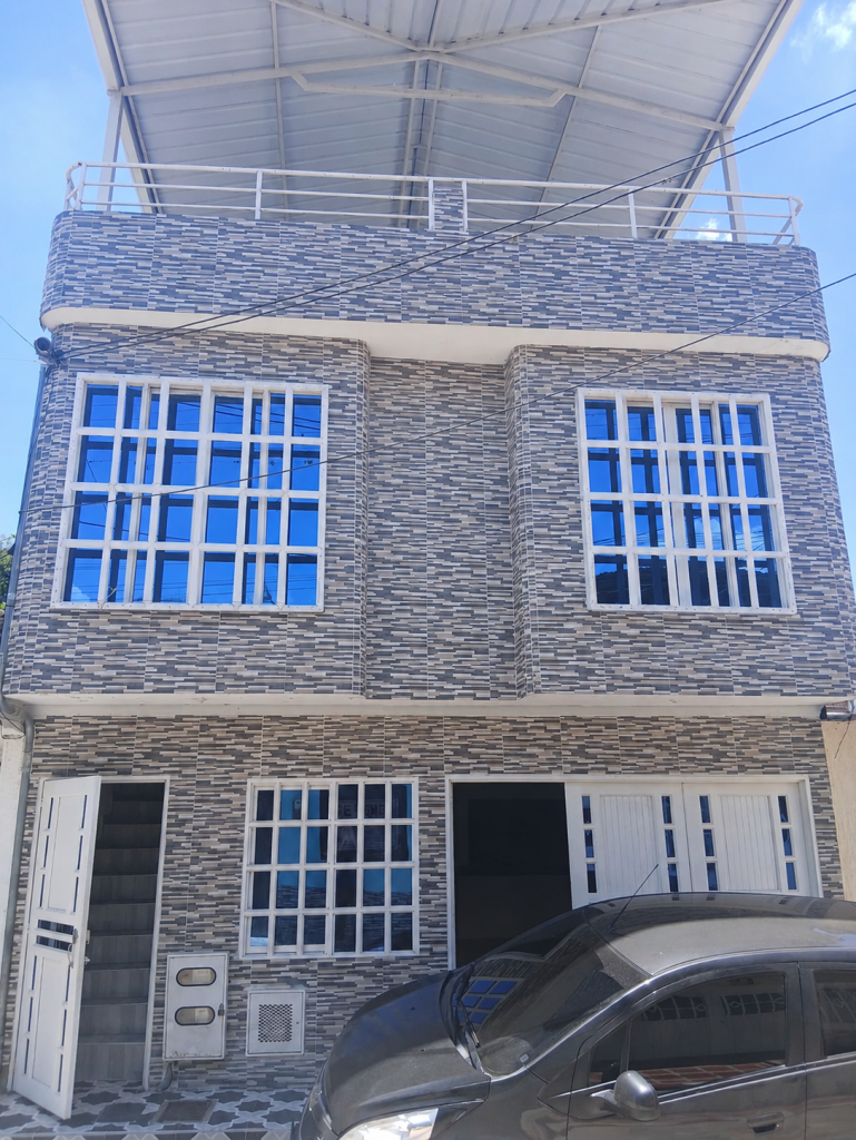 Casa En Venta - La Lorena, Pradera