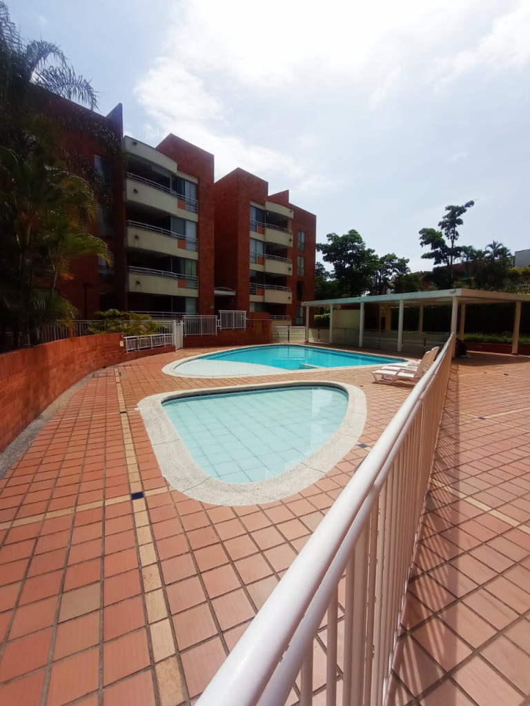 Apartamento En Venta - Ciudad Jardín, Cali