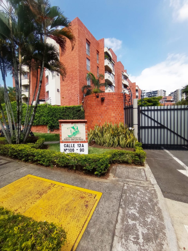 Apartamento En Venta - Ciudad Jardín, Cali