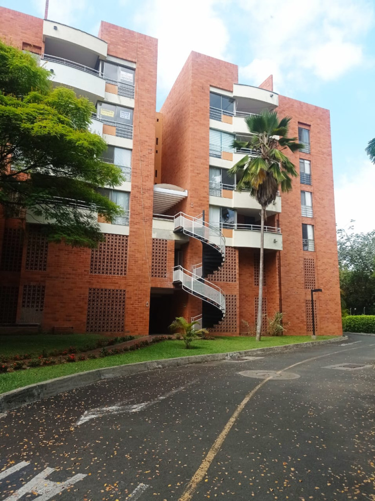 Apartamento En Venta - Ciudad Jardín, Cali