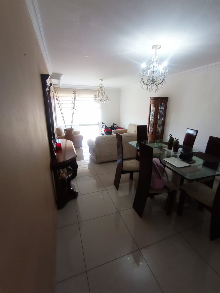 Apartamento En Venta - Ciudad Jardín, Cali
