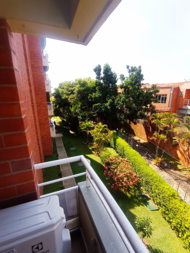 Apartamento En Venta - Ciudad Jardín, Cali