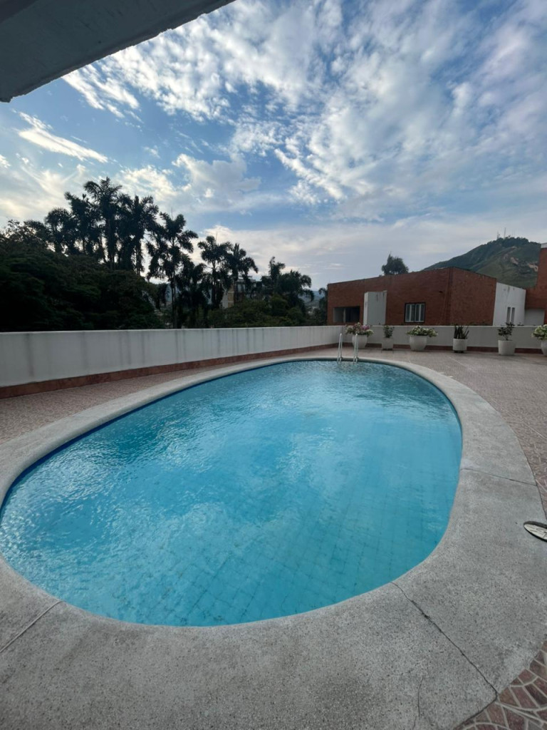 Apartamento En Venta - La Arboleda, Cali
