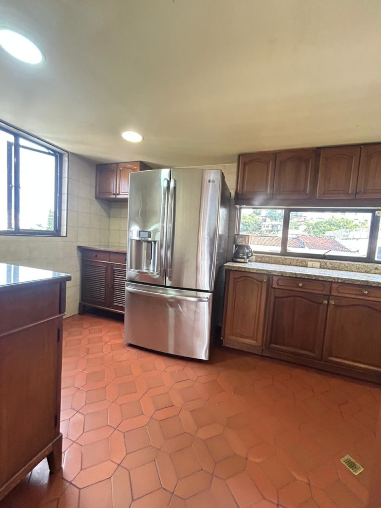Apartamento En Venta - La Arboleda, Cali