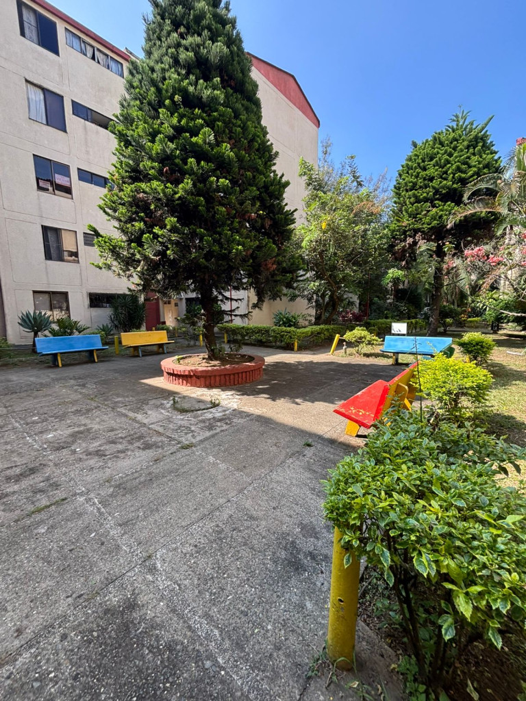 Apartaestudio En Arriendo - El Limonar, Cali