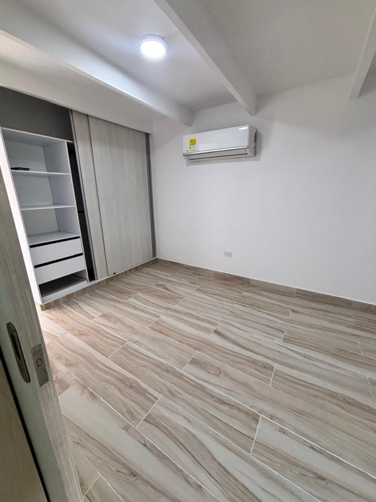 Apartamento En Venta - El Limonar, Cali