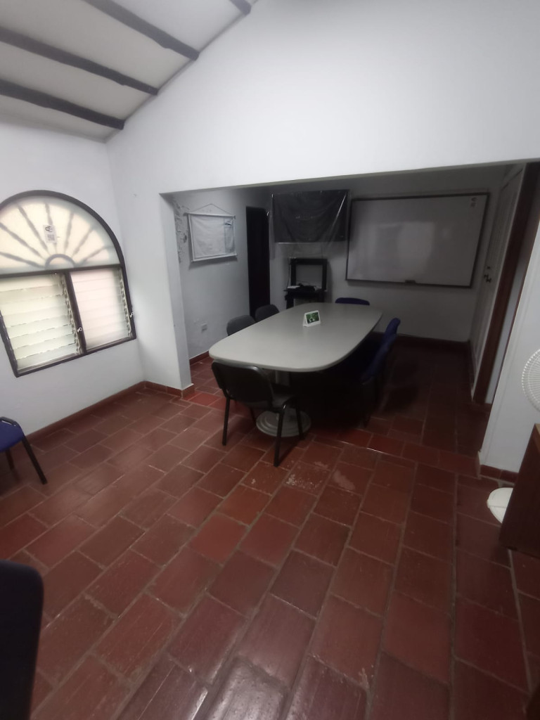 Oficina En Venta - Cuarto De Legua - Guadalupe, Cali