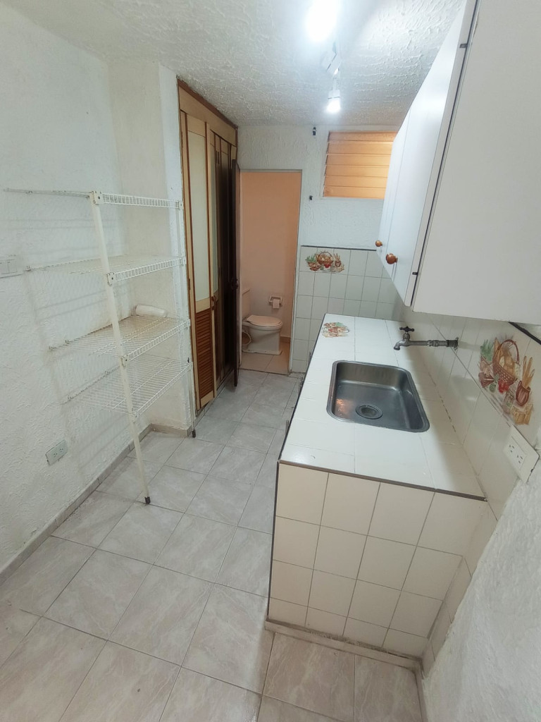 Apartaestudio En Arriendo - El Refugio, Cali