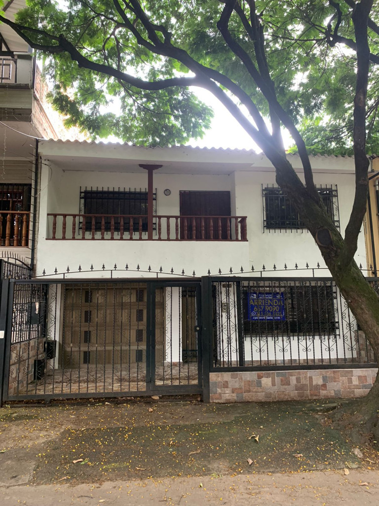 Casa En Arriendo - Prados Del Norte, Cali