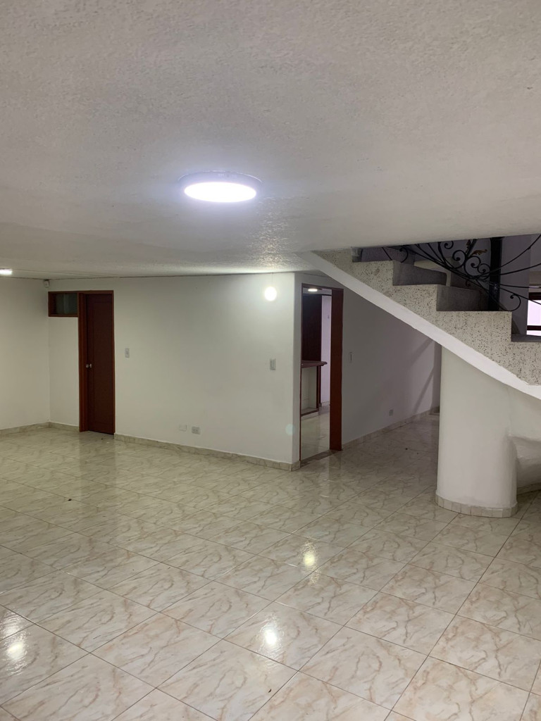 Casa En Arriendo - Prados Del Norte, Cali