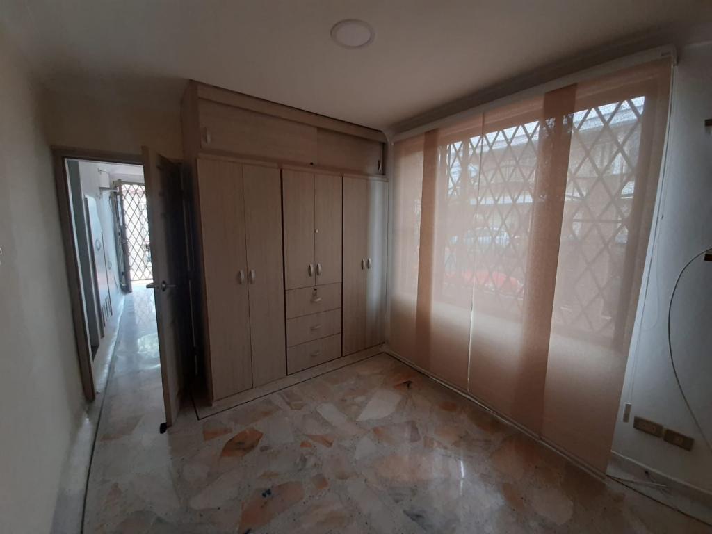 Apartaestudio En Arriendo - Departamental, Cali