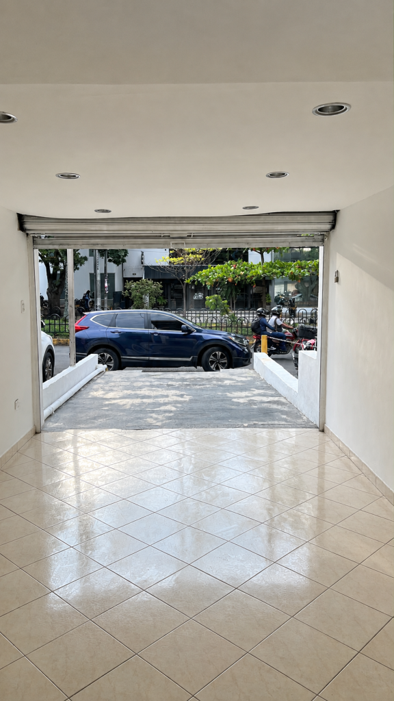 Local En Arriendo - Santa Mónica Residencial, Cali