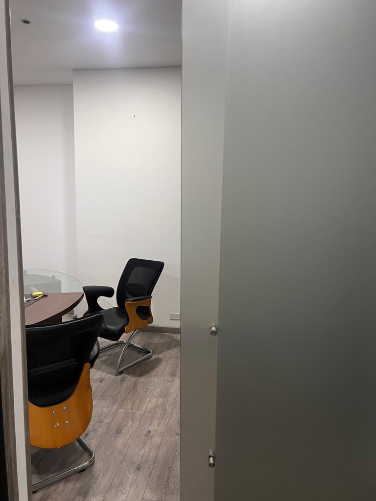 Oficina en venta en Centro Comercial Santa Fe, Bogotá, 57 m² · foto 17 de 18