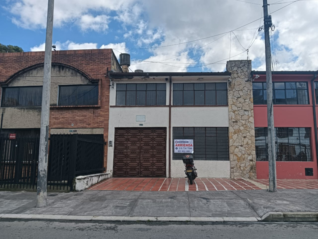 {{ ucwords(strtolower($inmueble['type'])) }}