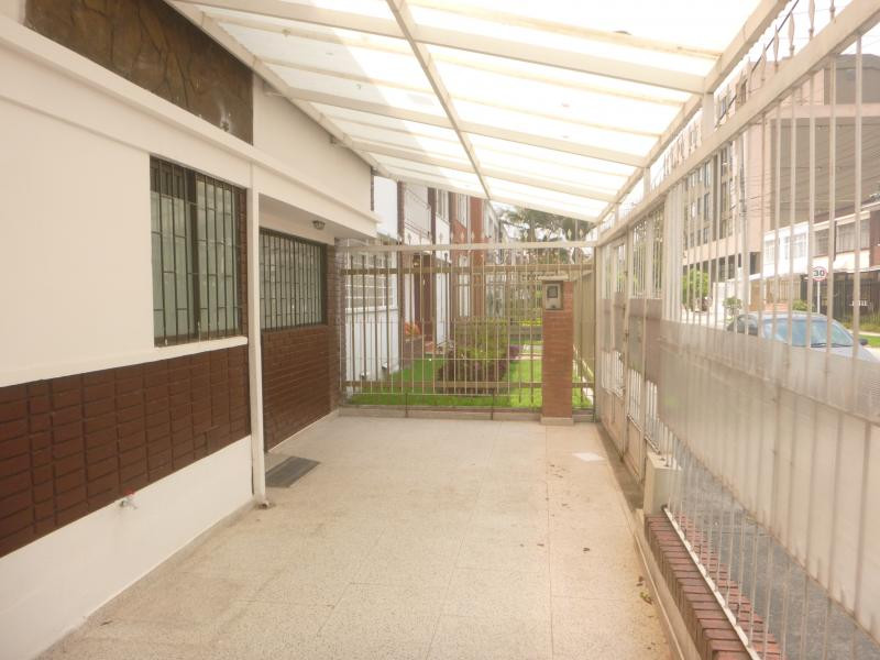 {{ ucwords(strtolower($inmueble['type'])) }}