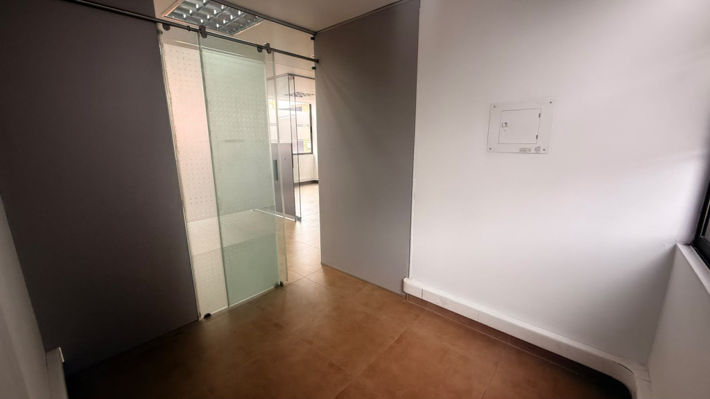 Oficina En Arriendo - Puente Largo, Bogotá