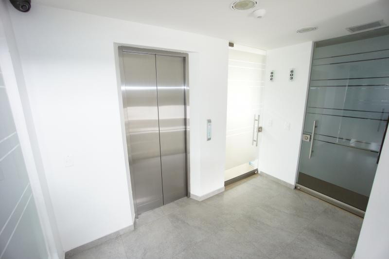 Oficina En Arriendo - Puente Largo, Bogotá