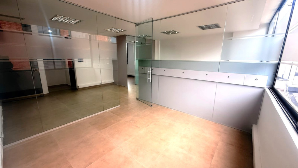 Oficina En Arriendo - Puente Largo, Bogotá