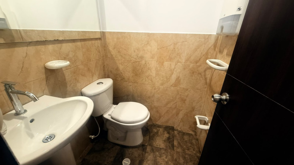 Oficina En Arriendo - Puente Largo, Bogotá
