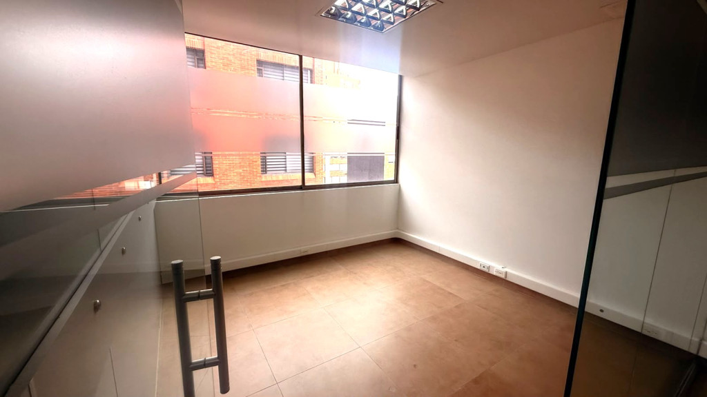 Oficina En Arriendo - Puente Largo, Bogotá
