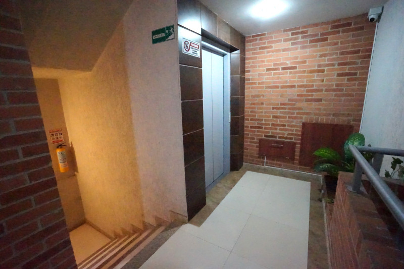 Apartaestudio En Arriendo - Puente Largo, Bogotá