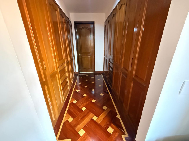 Casa En Venta - Club De Los Lagartos, Bogotá