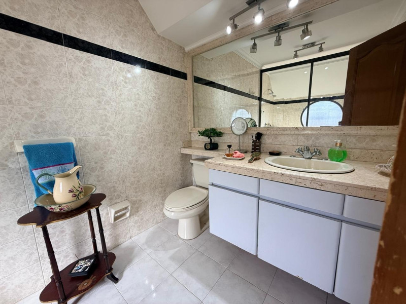 Casa En Venta - Club De Los Lagartos, Bogotá