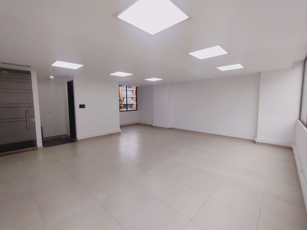 Oficina En Arriendo - Puente Largo, Bogotá