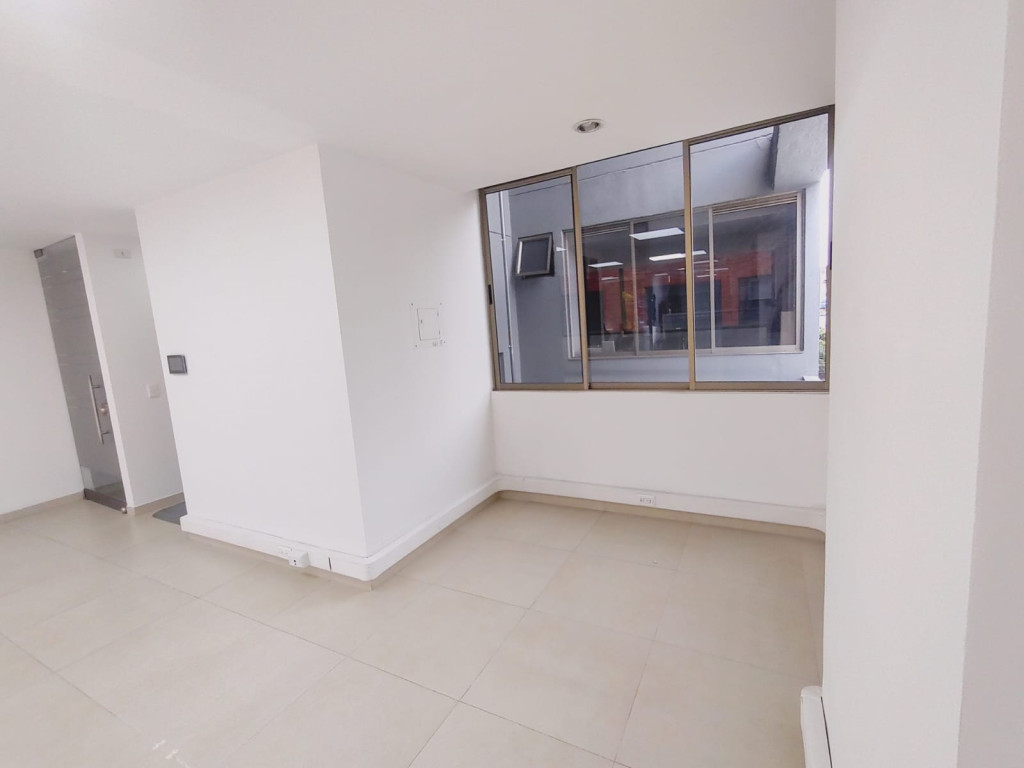Oficina En Arriendo - Puente Largo, Bogotá
